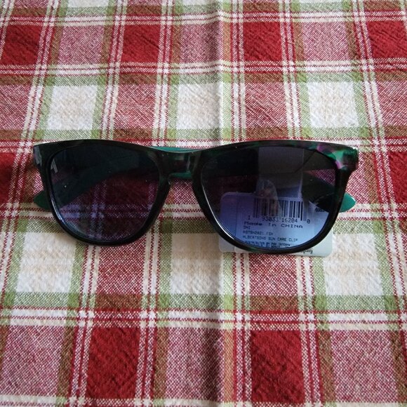 Sunglasses by Foster Grant Multi-color Frames Gray Lenses - Picture 1 of 4